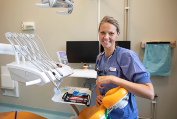 Eva Nordendahl i tandläkarkliniken